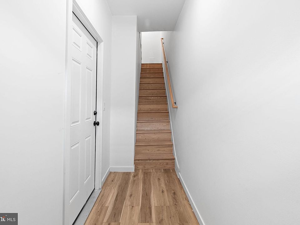 1st image of 2219 W Oxford St