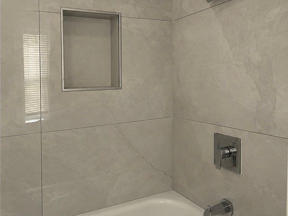 5th image of 34-36 Waverly St #2