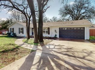 613 W Hillcrest St, Keene, TX 76059