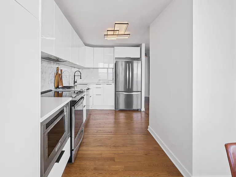 655 W Irving Park Rd #4910 — Photo 6