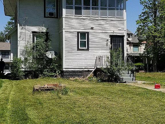 2nd image of 1627 Emmet St