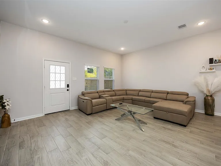 5111 Firnat St — Photo 11