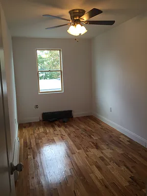 Rented by Bezell Group | media 18