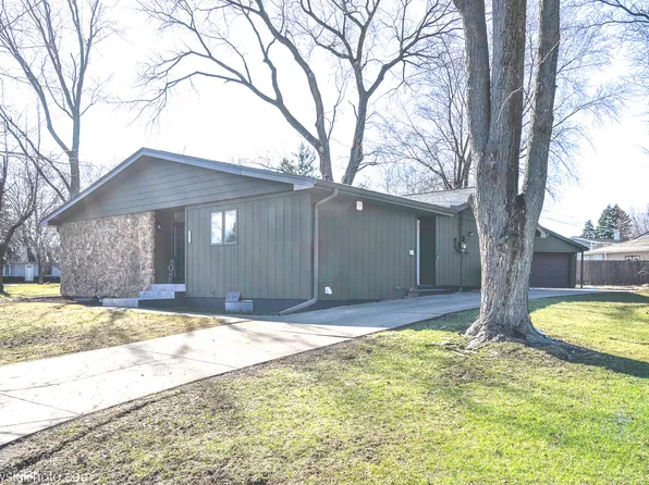 7672 Willow Ave, Woodridge, IL 60517