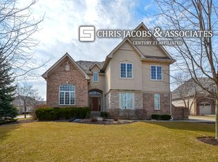 701 Crofton Ct, Inverness, IL 60010
