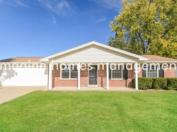 2201 McKelvey Rd, Maryland Heights, MO 63043