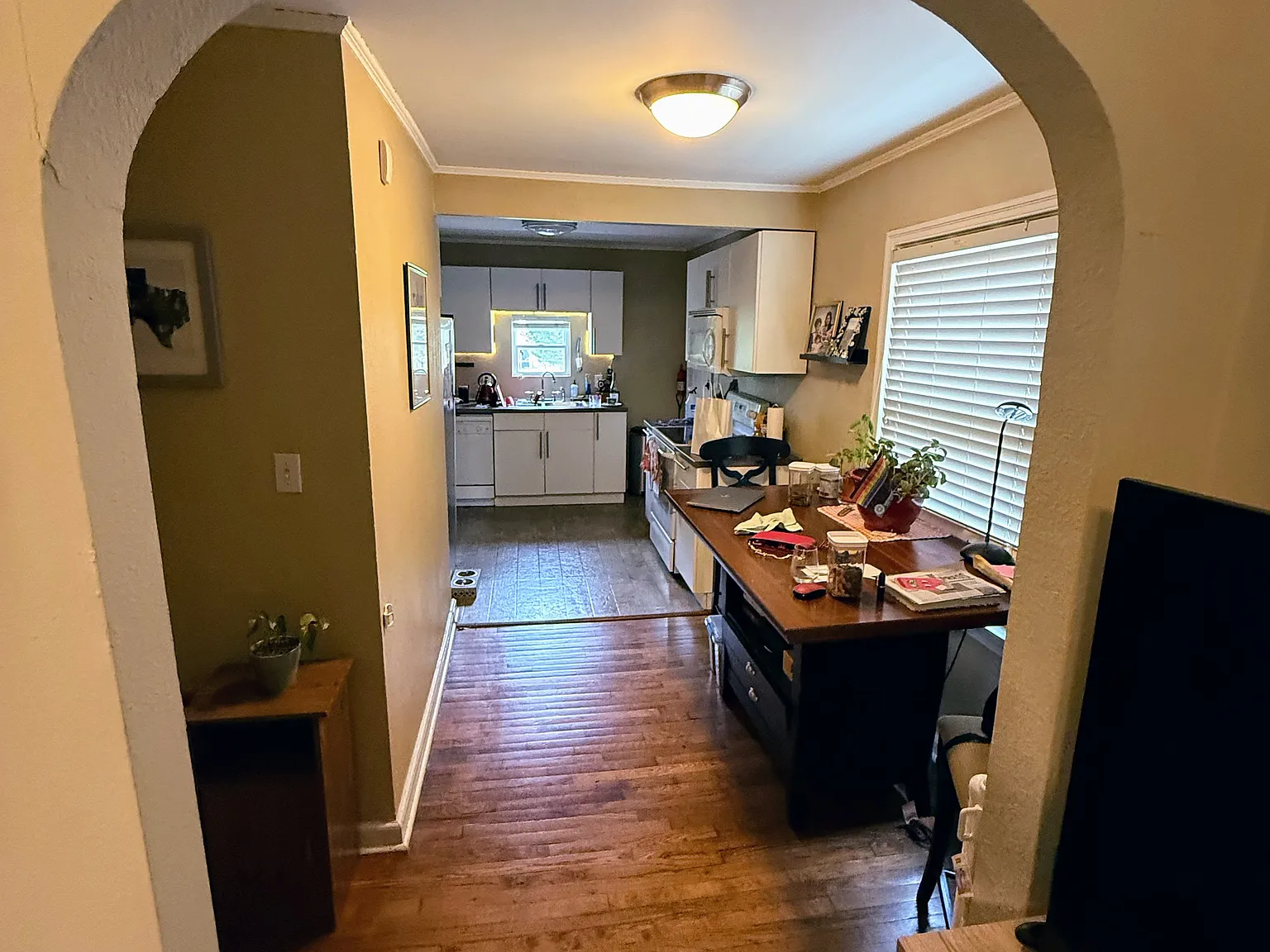 3 bed, 1000 sqft, $2,395 — Photo 4