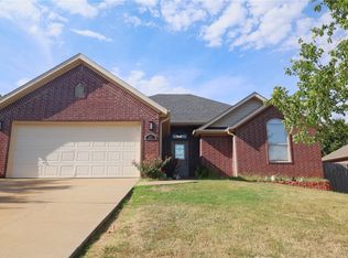 211 W Necessary Dr, Rogers, AR 72758