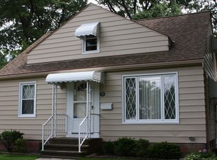 709 South St, Brooklyn Heights, OH 44131