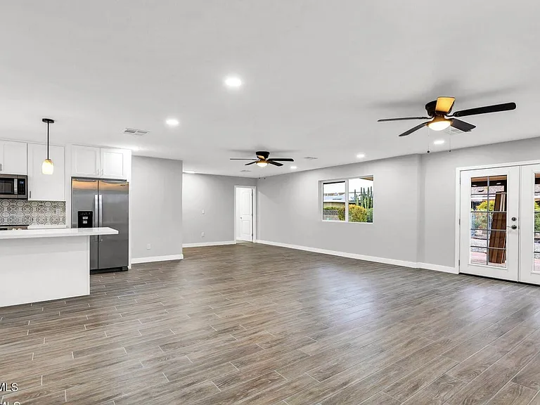 10602 W Cumberland Dr — Photo 4