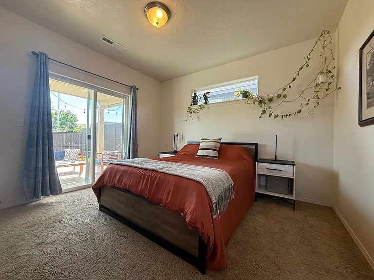 894 NW 24th Way — Photo 13
