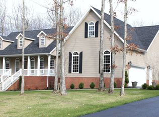 137 Lichen Ln, Cool Ridge, WV 25825