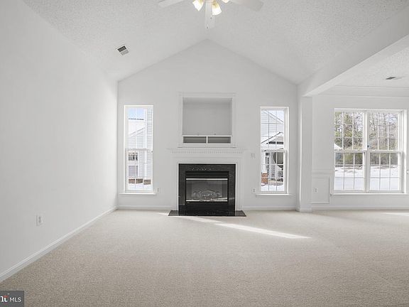5th image of 270 Williamsburg Cir