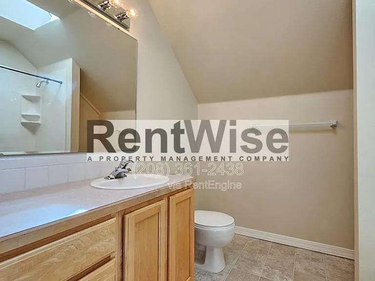 318 W Highland St — Photo 18