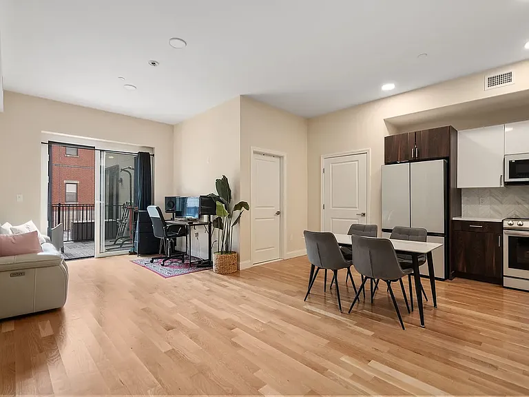 16 Taber St #203 — Photo 7
