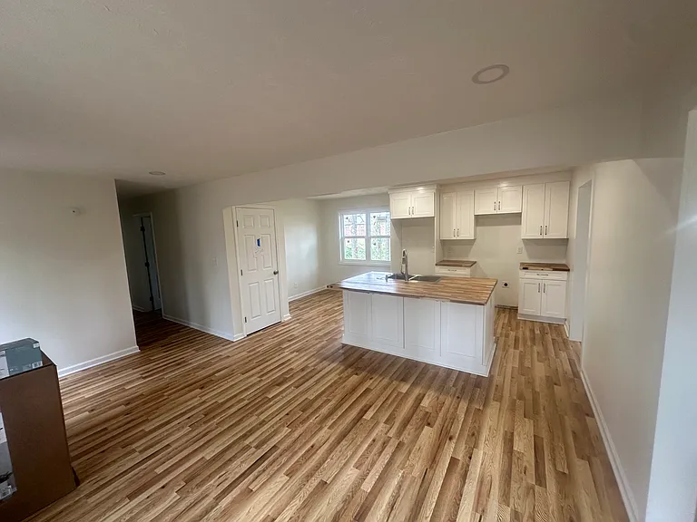 200 Stockwood Dr — Photo 5