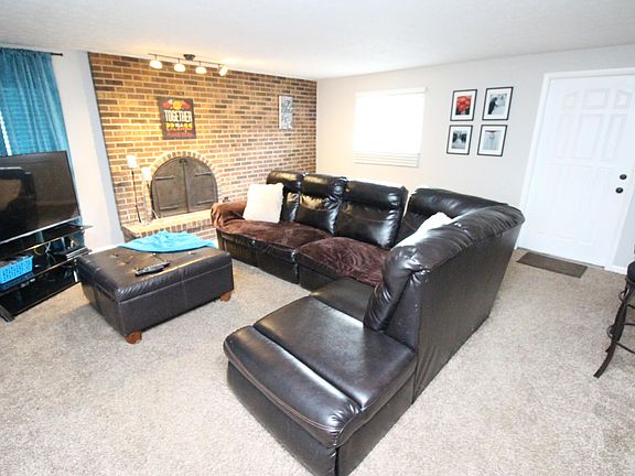 5th image of 3060 Hill Grove Ave