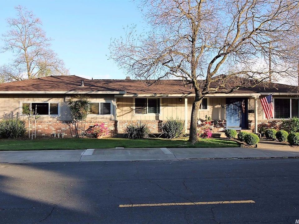 2nd image of 1905 Edgewood Dr