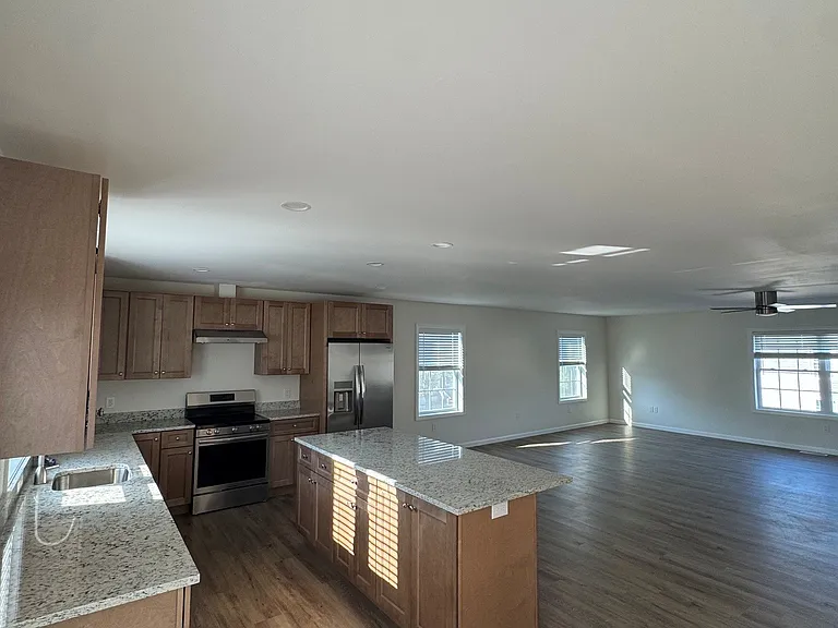 Kitchen / Living Room