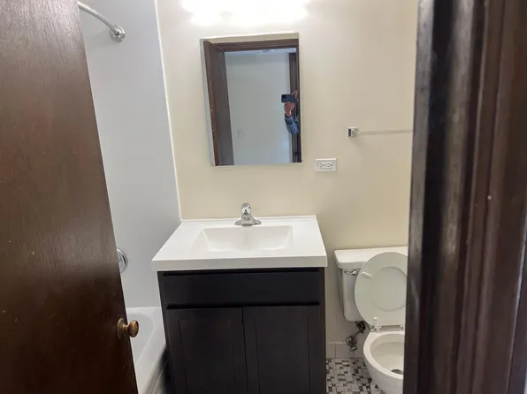313 E Rimini Ct, Palatine, IL 60067
