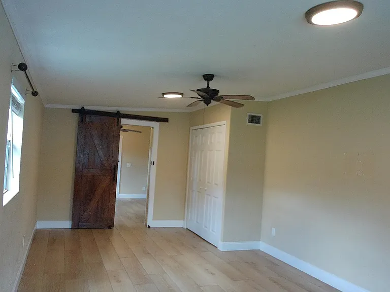 464 Judy St — Photo 20