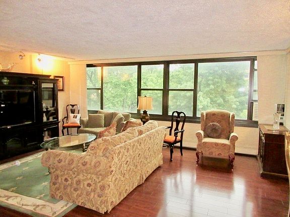 5th image of 10-11 162nd St #4B