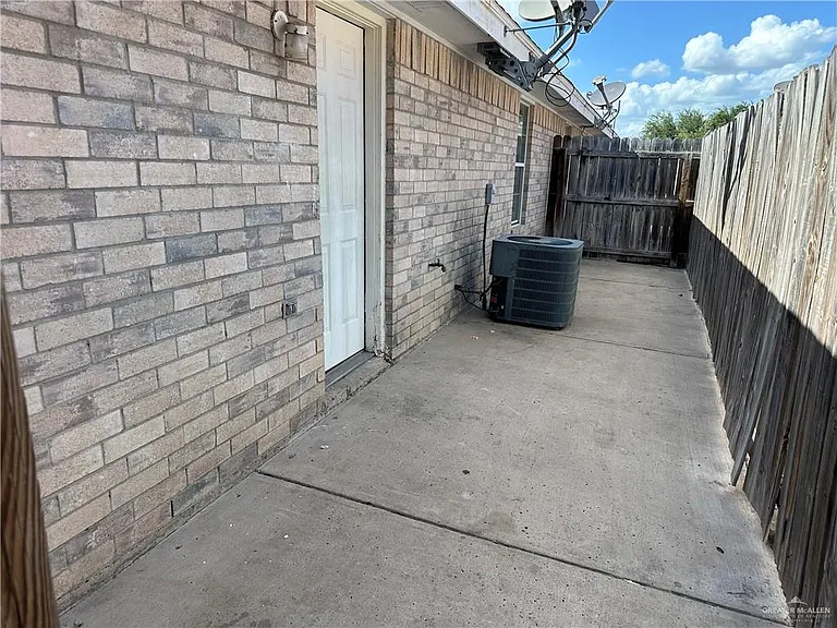 2303 Moonlight Ln — Photo 8