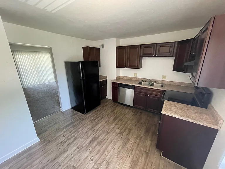 2445 E St — Photo 15