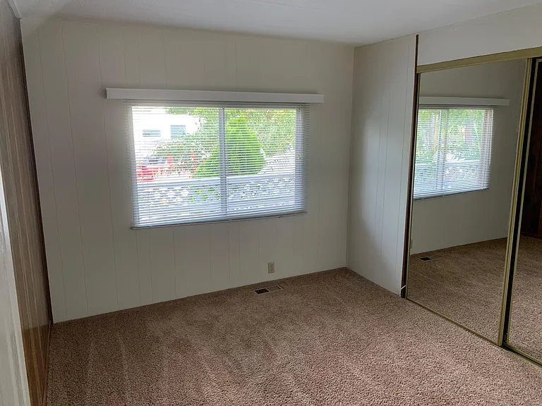211 N Webster St — Photo 10