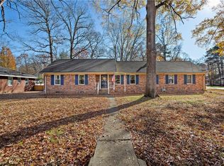 229 Northview Dr, Chesapeake, VA 23322