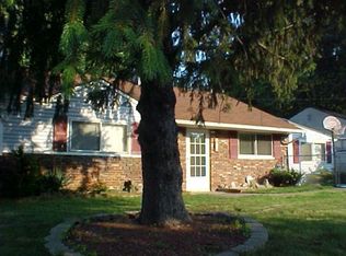 6 Regent Ct, Edison, NJ 08817