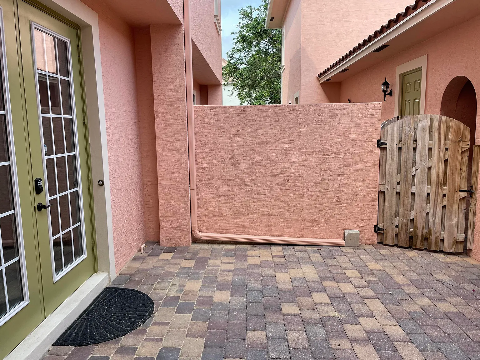 3 bed, 2.5 bath, 1822 sqft, $4,500 — Photo 4
