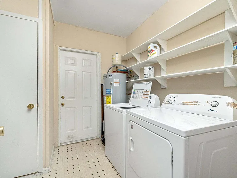 110 Green Dr — Photo 12