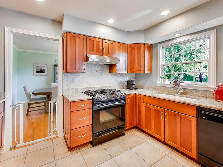 21301 N Woodland Ave — Photo 10