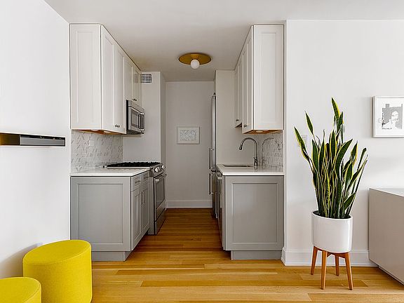 5th image of 305 E 40th St #16C
