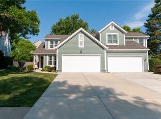 11902 Grandview St, Overland Park, KS 66213