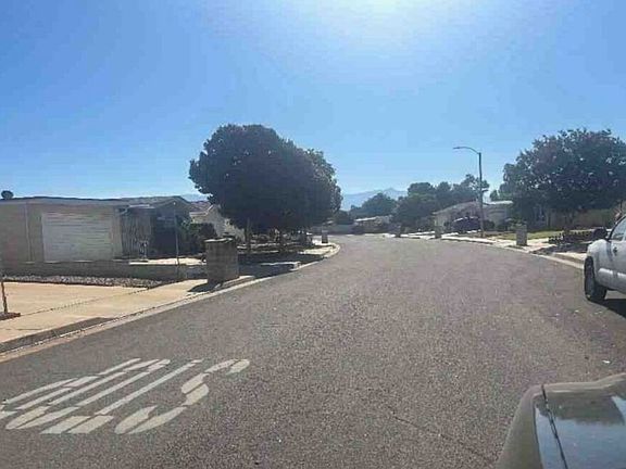 Exterior Neighborhood (street photo)