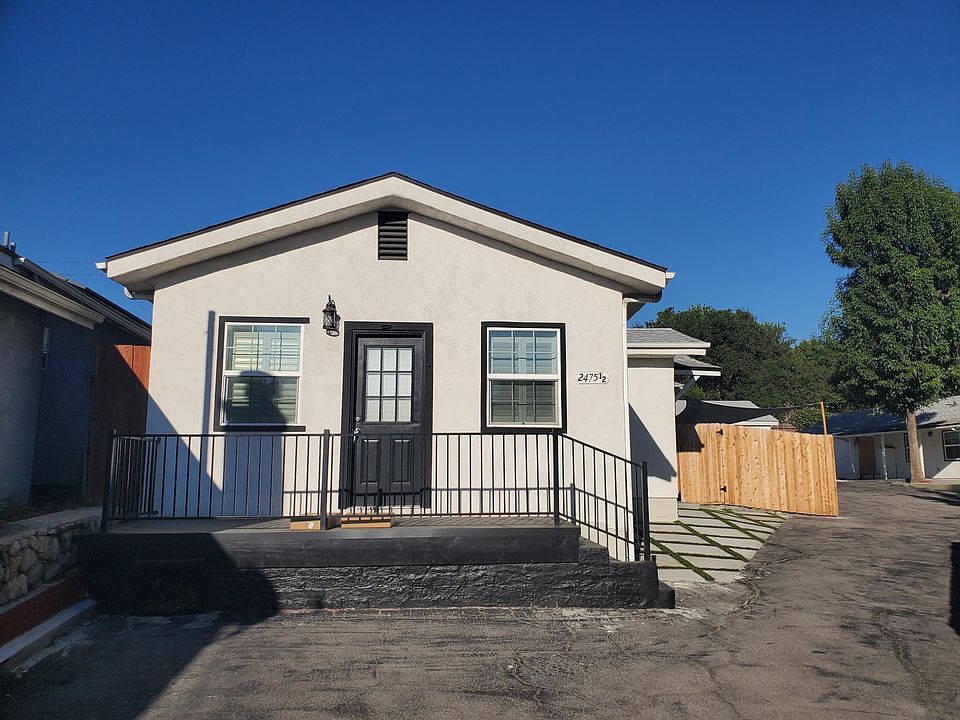 1st image of 2475 Altura Ave Unit 1/2