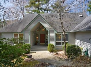 215 Fern Creek Dr, Flat Rock, NC 28731