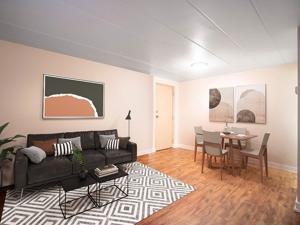 Living Room/Dining