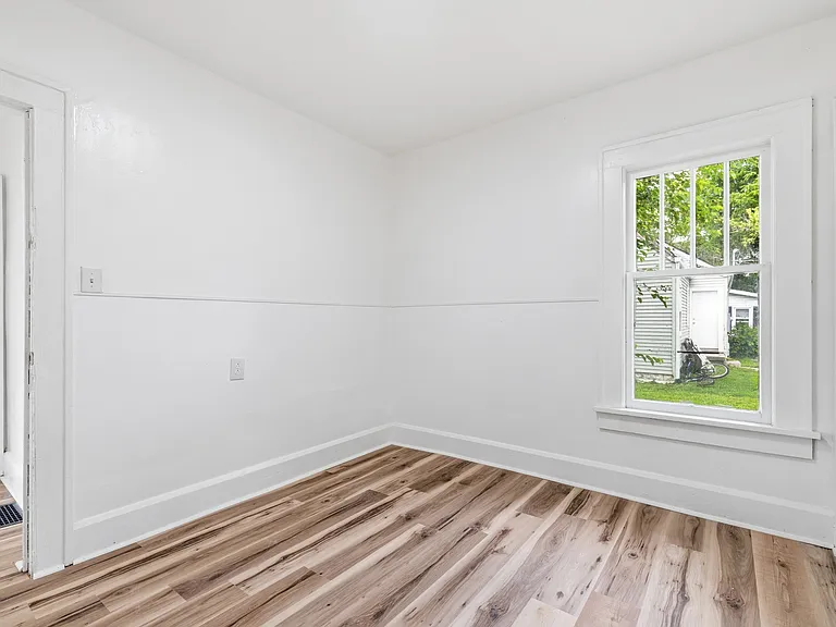 2446 Morton St — Photo 12