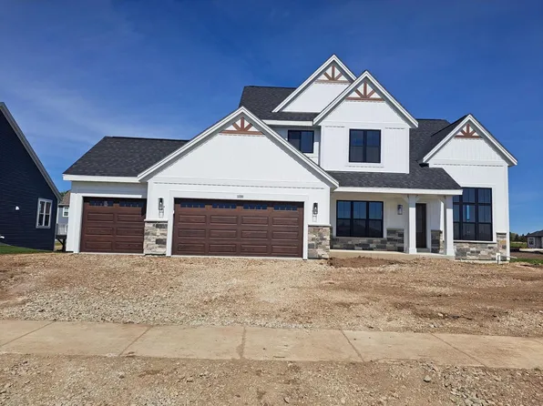 1750 Whalen DRIVE, Oconomowoc, WI 53066