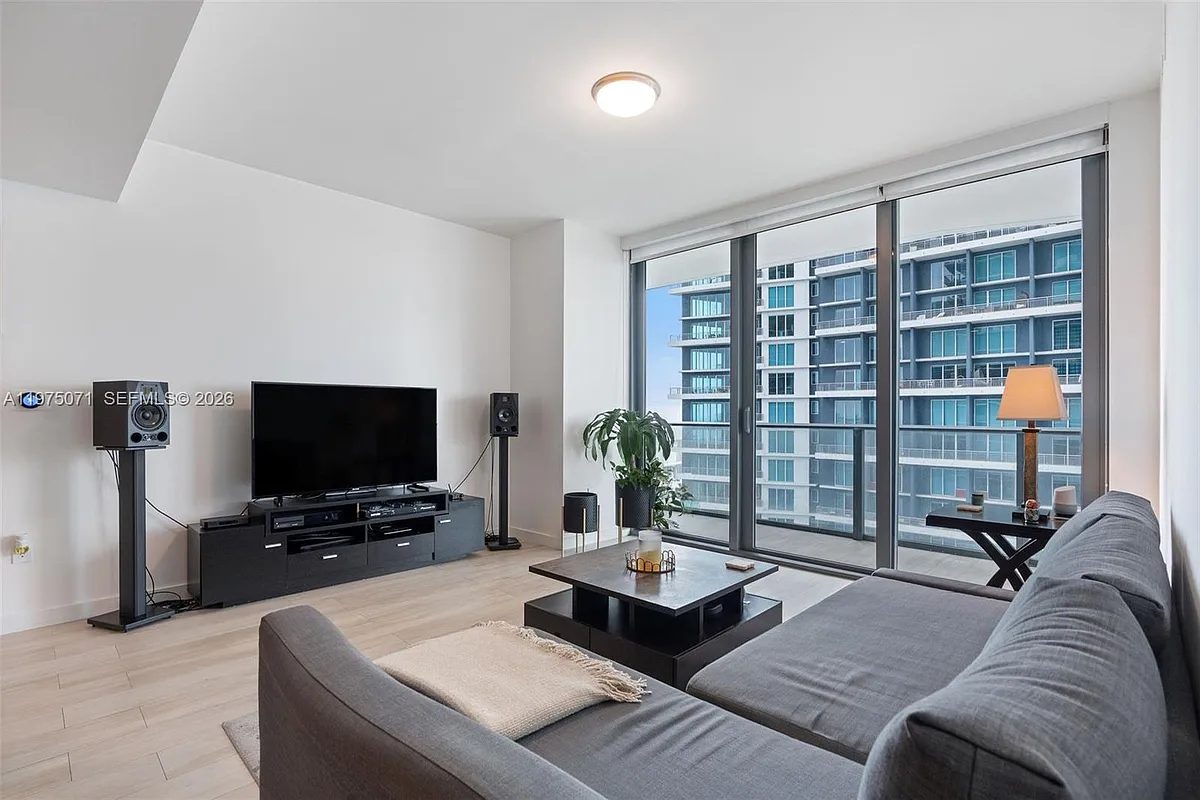 Building Photo - 1300 S Miami Ave #2807