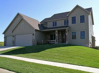 1602 Century Valley Rd NE, Rochester, MN 55906