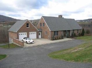 26 Ridgecrest Dr, Milton, NY 12547