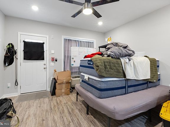 3rd image of 162 Richmond St #1F