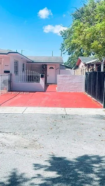 Parkers Flagler Heights — Photo 2