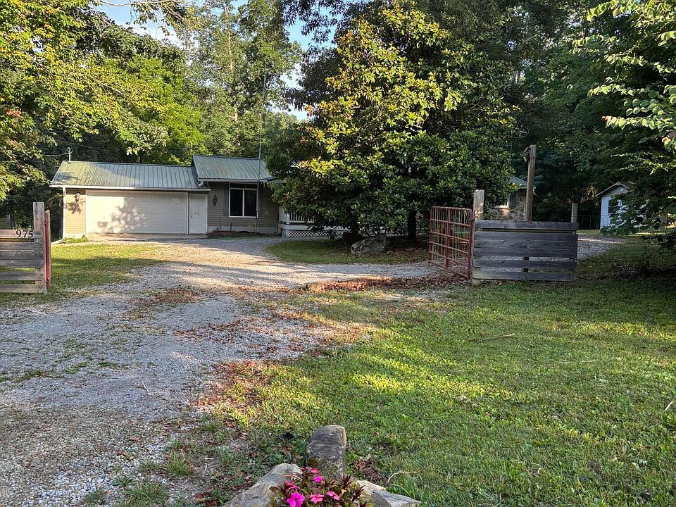 1st image of 975 Lawson Rd