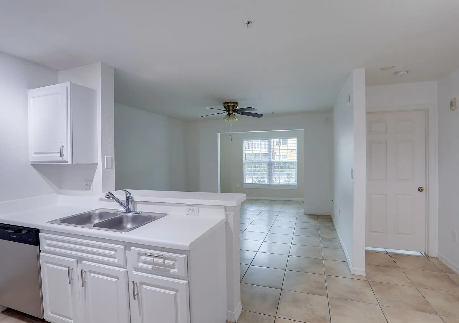 5455 Vineland Rd Unit 3107 — Photo 4