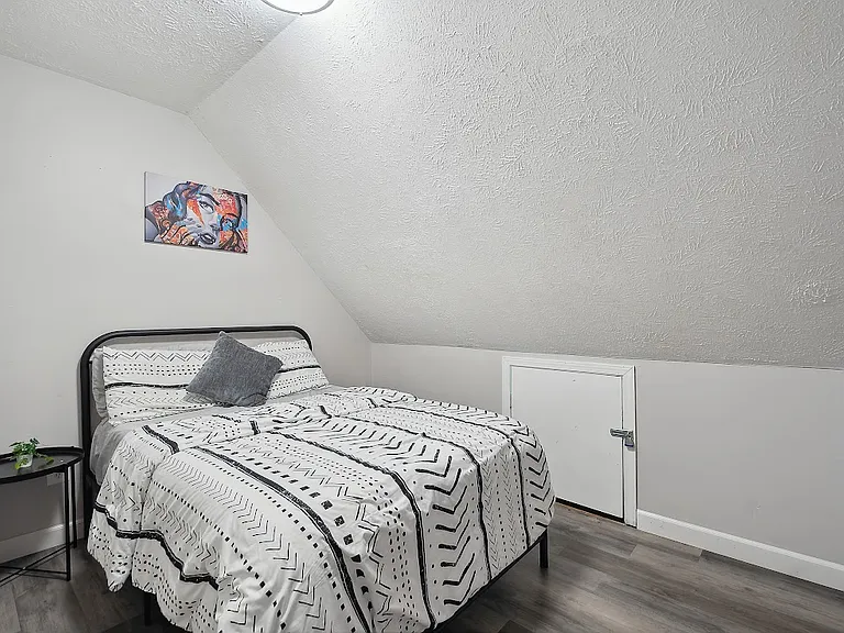 1175 Tree Top Dr — Photo 14